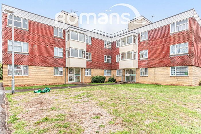 2 Bedroom Flat To Rent In Langdale Gardens, Earley, Reading, RG6