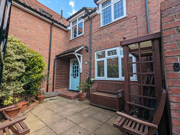 2 Bedroom Property To Rent In North Bar Within, Beverley, HU17