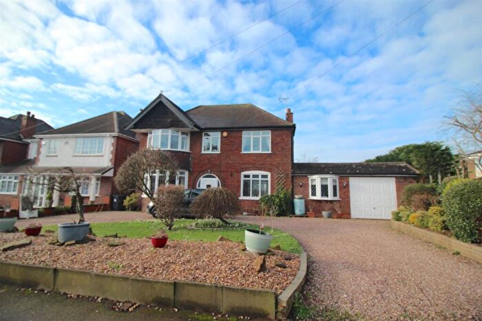 4 Bedroom Detached House For Sale In Red House Road, Birmingham, B33