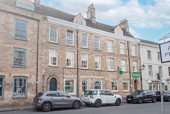 3 Bedroom Flat For Sale In Long Street, Tetbury, GL8