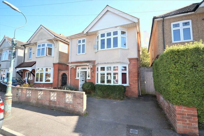 6 Bedroom Detached House To Rent In Heathwood Road, Winton, BH9
