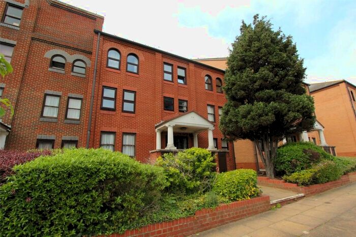 1 Bedroom Apartment To Rent In Marks Court, Southend-on-Sea, Essex, SS1