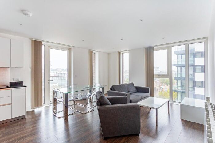 2 Bedroom Apartment To Rent In Compton House, Woolwich Arsenal, SE18
