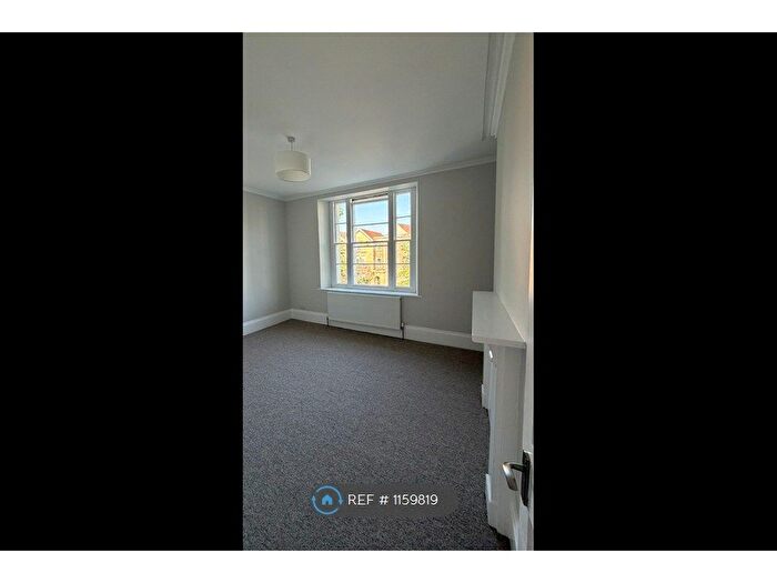 1 Bedroom Flat To Rent In Cotham Brow, Bristol, BS6