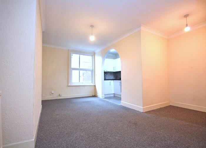 1 Bedroom Apartment To Rent In Christchurch Road, BH7