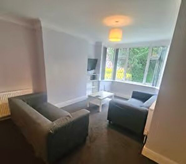 6 Bedroom Semi-Detached House To Rent In Winston Mount, Leeds, West Yorkshire, LS6