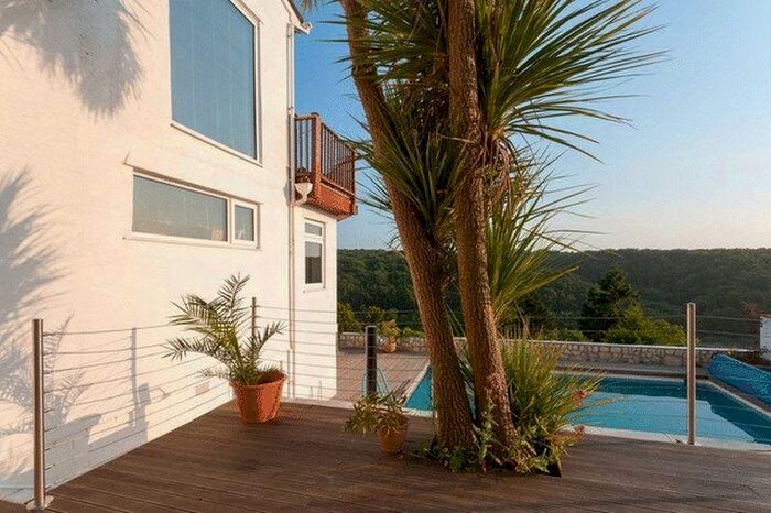 2 Bedroom Flat To Rent In Knoll Hill, Bristol, BS9