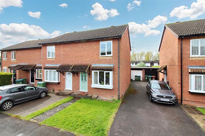 2 Bedroom Semi-Detached House For Sale In Deverill Road, Aylesbury, HP21