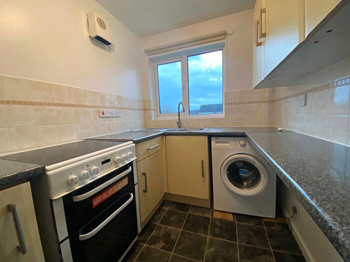 Studio To Rent In Garron Close, Aylesbury, HP21