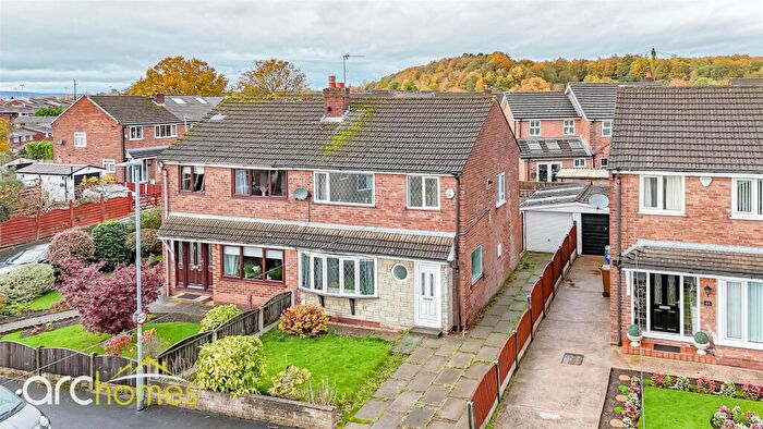 3 Bedroom Semi Detached House For Sale In Upton Road, Atherton, Manchester, M46