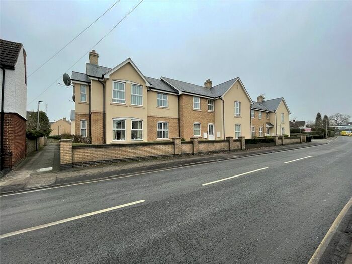 2 Bedroom Flat To Rent In Woodlands Court, St Ives, Huntingdon, Cambs PE27