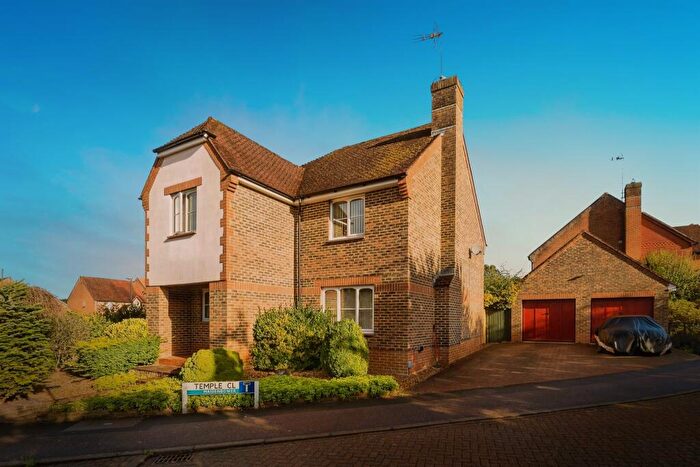4 Bedroom Detached House For Sale In Temple Close, Crawley, RH10
