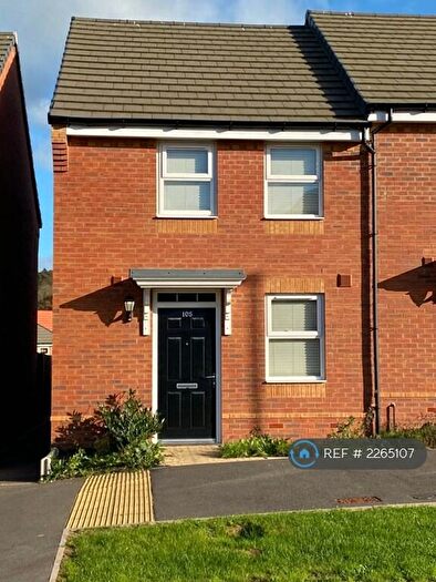 3 Bedroom End Of Terrace House To Rent In Godric Road, Newport, PO30