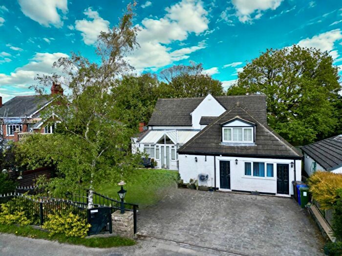 4 Bedroom Detached House For Sale In The Cottage, Mottram Road, Stalybridge, Greater Manchester, SK15