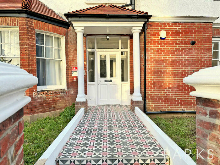 2 Bedroom Apartment To Rent In Wilbury Villas, Hove, BN3