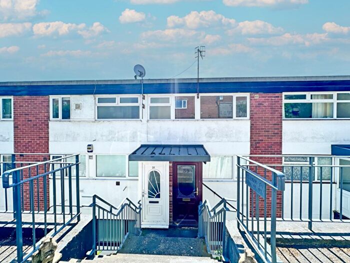 2 Bedroom Apartment For Sale In View Drive, Dudley, DY2