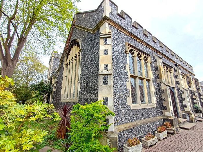 4 Bedroom End Terrace House For Sale In Church Road, Faversham, Kent, ME13