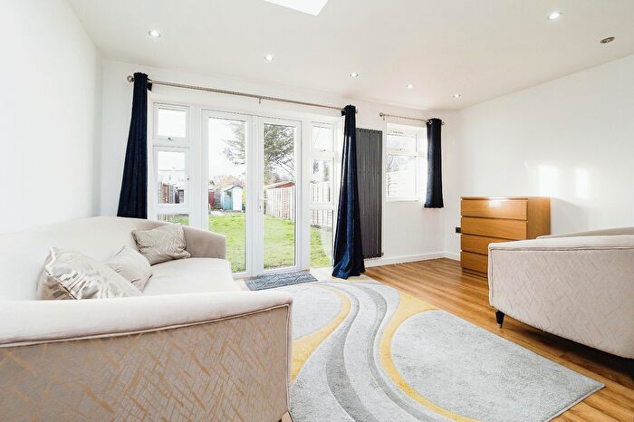 3 Bedroom Terraced House To Rent In Kingsley Gardens, Hornchurch, RM11