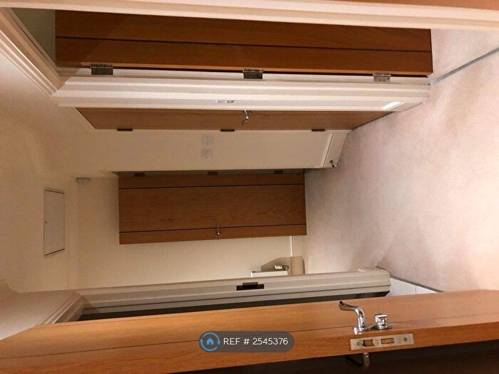 1 Bedroom Flat To Rent In Burlington Apartments, Bromley, BR2