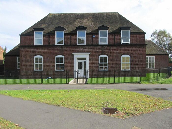 2 Bedroom Flat To Rent In Horseley Road, Tipton, DY4