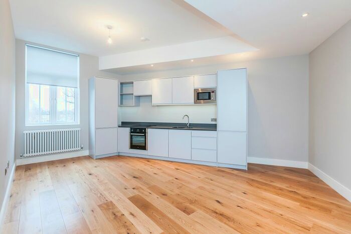 2 Bedroom Flat To Rent In Francis Road, London, E10