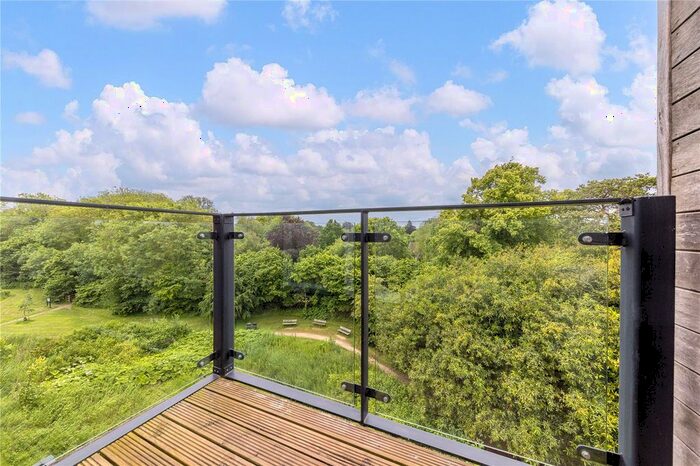 2 Bedroom Flat For Sale In Kingfisher Way, Cambridge, Cambridgeshire, CB2