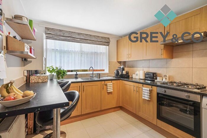 1 Bedroom Ground Maisonette For Sale In Summers Close, Wembley, Greater London, HA9
