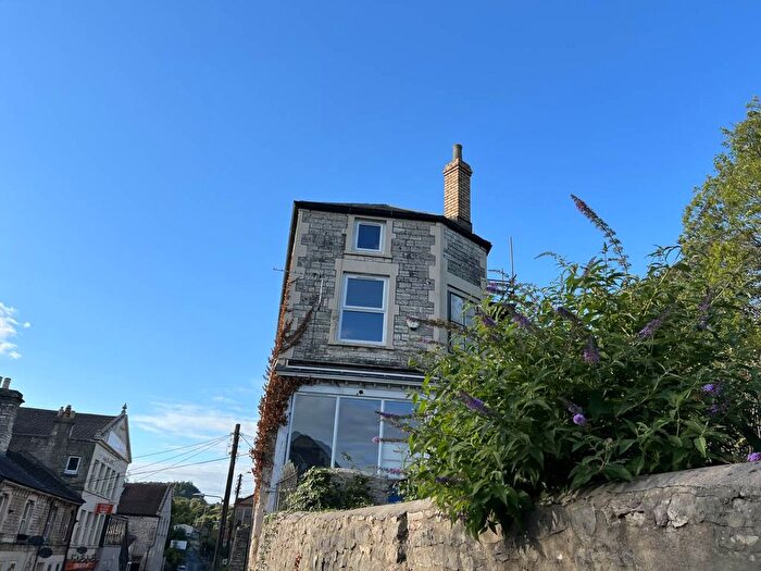 1 Bedroom Flat To Rent In Bath New Road, Radstock, Somerset, BA3