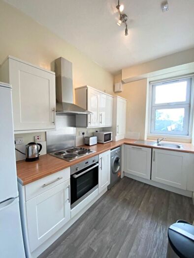 2 Bedroom Flat To Rent In Arbroath Road, Baxter Park, Dundee, DD4