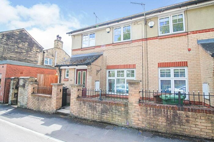 3 Bedroom House To Rent In Stanningley Road, Stanningley, Leeds, West Yorkshire, LS28
