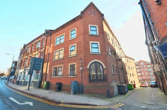 2 Bedroom Apartment To Rent In Riverside Court, Leeds, LS1