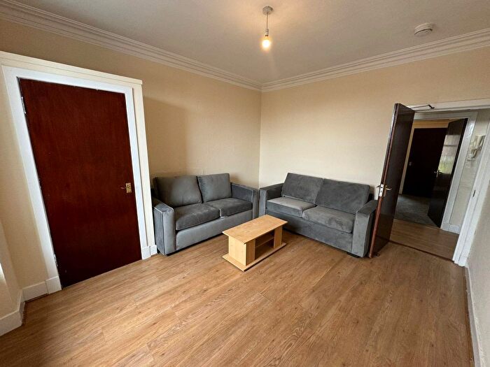 4 Bedroom Flat To Rent In St Floor Flat, Cleghorn Street, Dundee, DD2