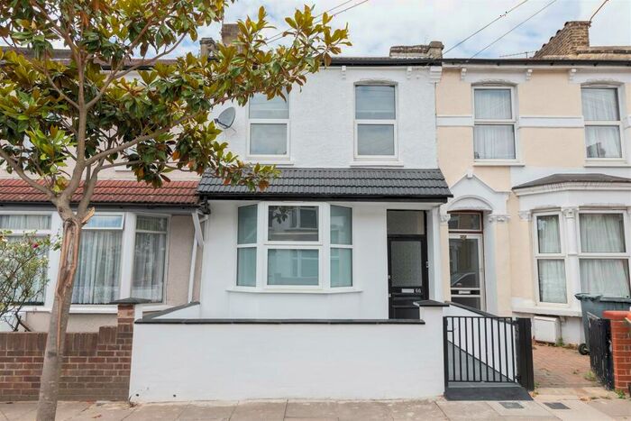 3 Bedroom Terraced House To Rent In Caistor Park Road, Stratford, E15