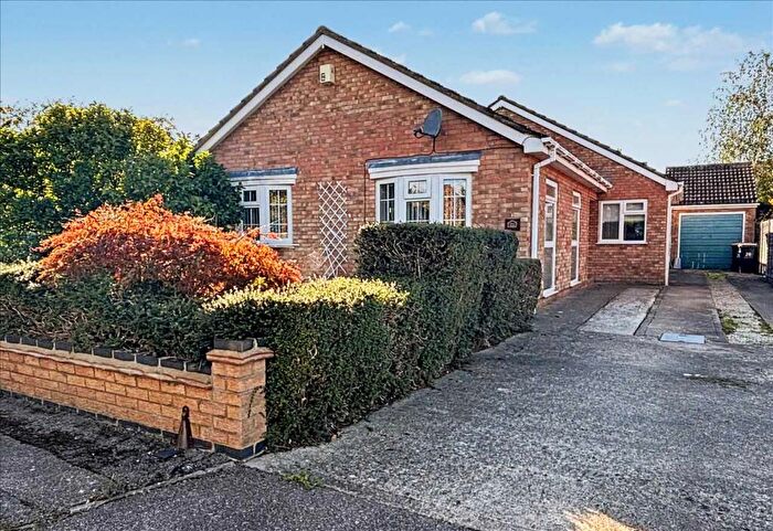 3 Bedroom Bungalow For Sale In Bewcastle Close, Bedford, MK41