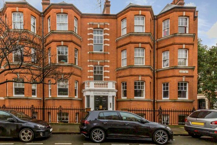2 Bedroom Flat To Rent In Charleville Road, London, W14