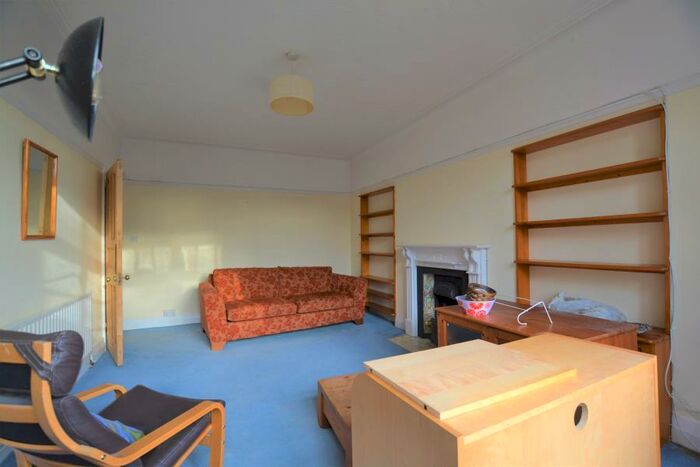 2 Bedroom Flat To Rent In Hervey Close, Finchley Central, N3