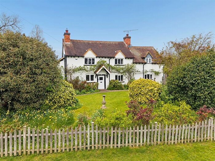 3 Bedroom Detached House For Sale In Drayton Road, Newton Longville, Milton Keynes, MK17