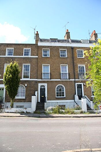 2 Bedroom Maisonette To Rent In Milton Place, Gravesend, DA12