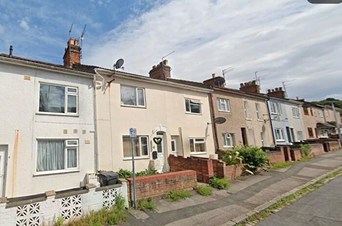 4 Bedroom Terraced House To Rent In Read Street, Swindon, SN1