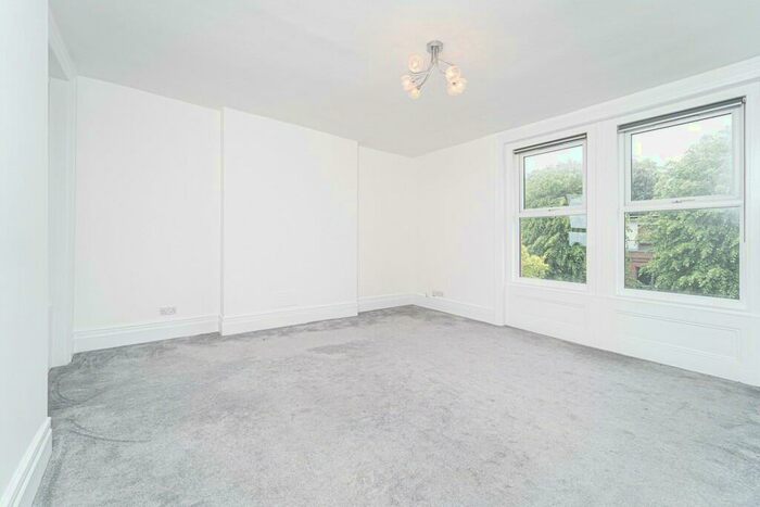 2 Bedroom Apartment To Rent In Womersley Road, Crouch End, N8