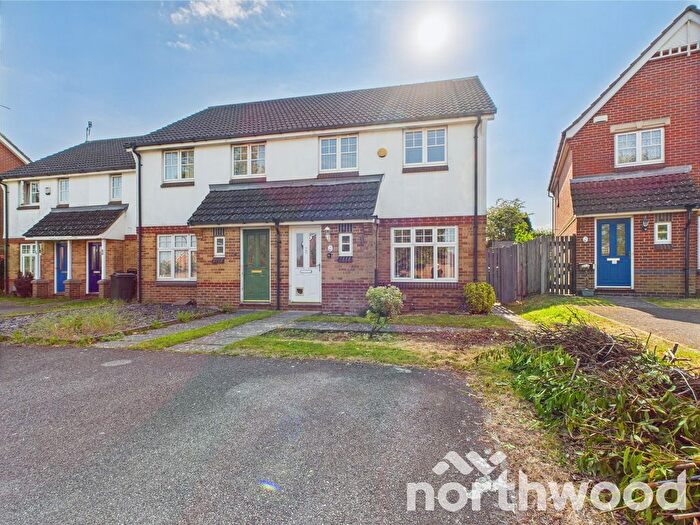 3 Bedroom Semi-Detached House To Rent In Gordon Close, Ashford, Ashford, TN24