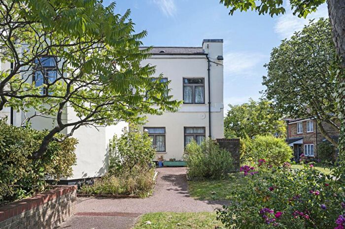 2 Bedroom Flat For Sale In Church Road, Leyton, London, E10