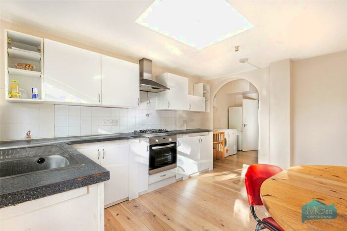 4 Bedroom Semi-Detached House To Rent In Bowes Road, Arnos Grove, London, N11