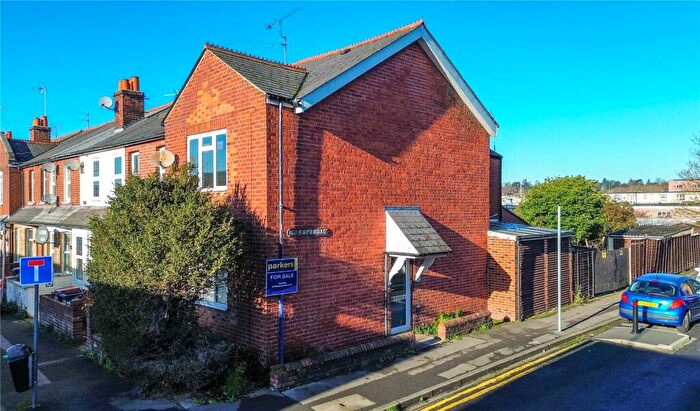 3 Bedroom End Of Terrace House For Sale In Cardiff Road, Reading, Berkshire, RG1