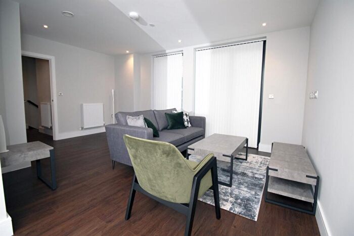 2 Bedroom Apartment To Rent In Leamouth Road, E14