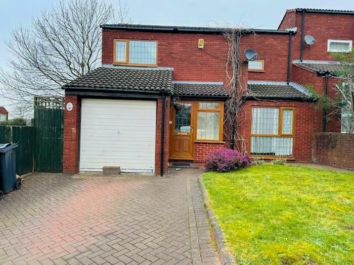 3 Bedroom House To Rent In Badgers Bank Road, Sutton Coldfield, B74