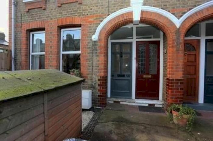 2 Bedroom Flat To Rent In Hibbert Road, London, E17