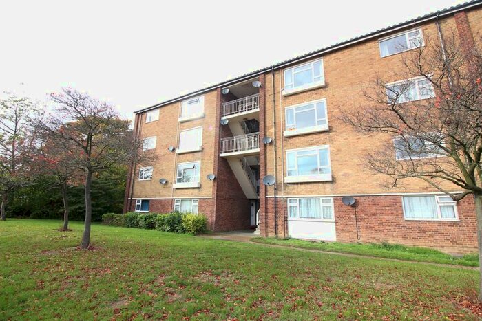 2 Bedroom Flat To Rent In Kingsland, Harlow, CM18