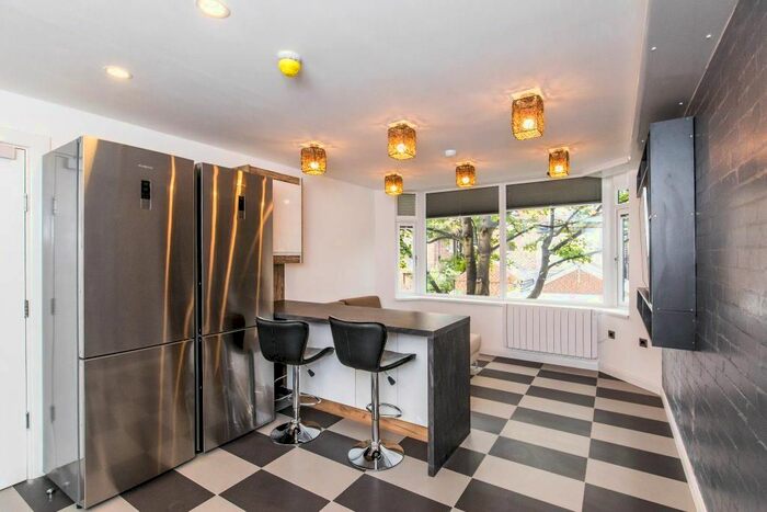 5 Bedroom Flat To Rent In Eskdale Terrace, Jesmond, Newcastle Upon Tyne NE2