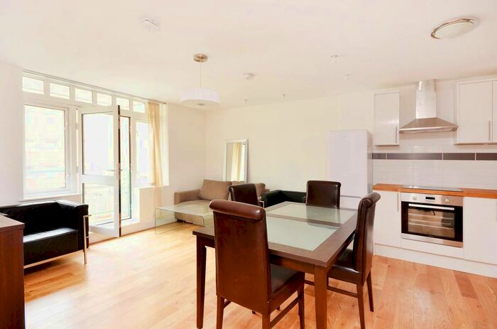 3 Bedroom Flat To Rent In Chapter Street, Westminster, London, SW1P